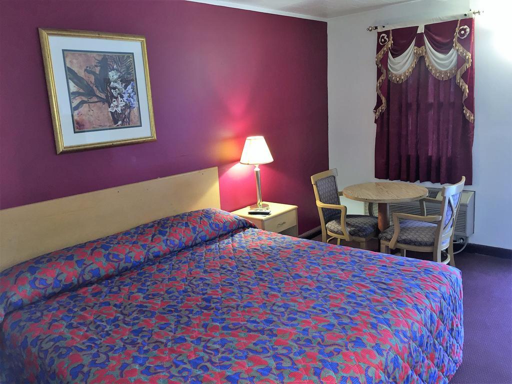 Budget Inn Wrightstown Экстерьер фото