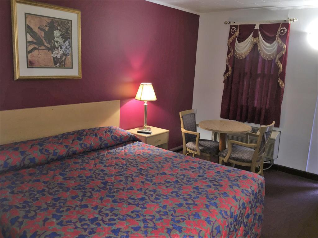Budget Inn Wrightstown Экстерьер фото