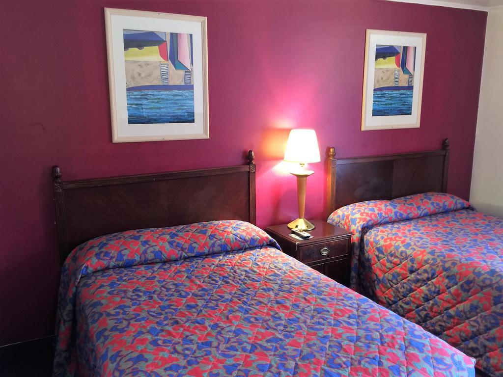 Budget Inn Wrightstown Экстерьер фото